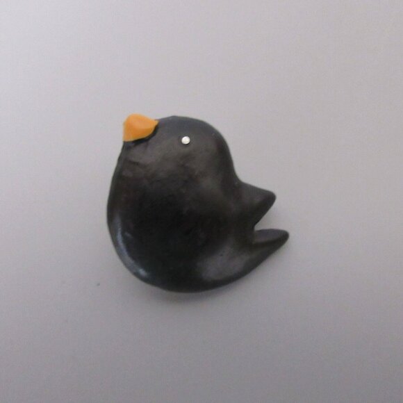 3 VINTAGE Christmas 1.5" Button Covers Snowman Christmas Tree & House + Bird Pin - Picture 5 of 8